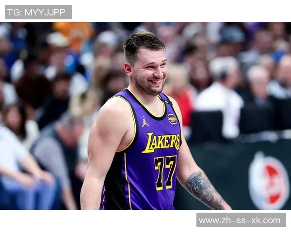 里夫斯点评东契奇扣篮表现称每次上篮都能轻松得分